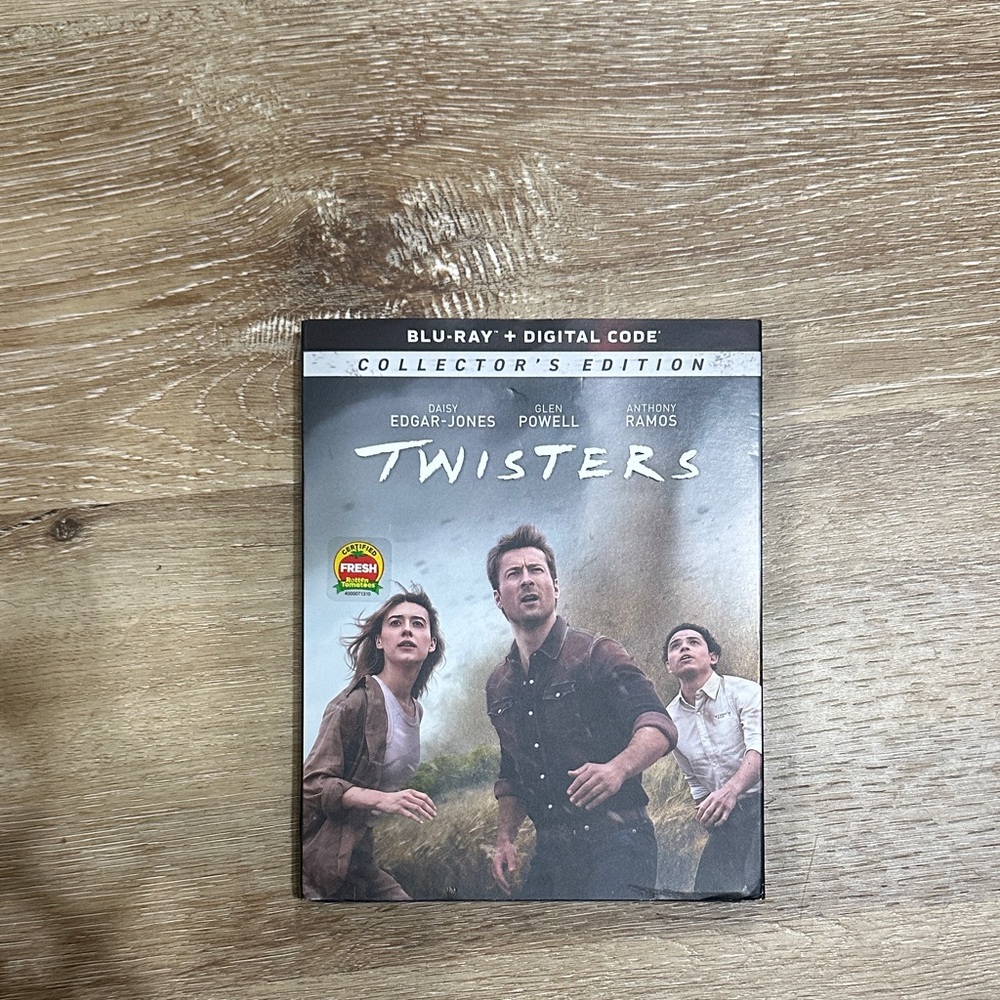 Twisters Collector's Edition Blu-ray + Digital Code - Gray Cover